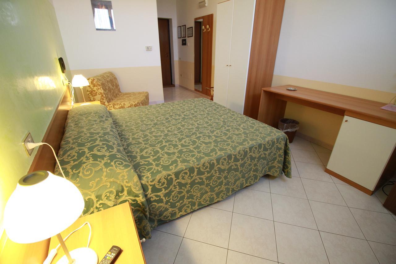 Hotel I Laghetti Polesella エクステリア 写真